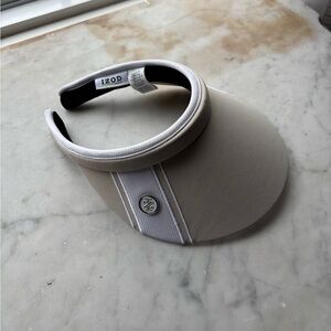 Izod Golf White and Beige Visor with Black Inner